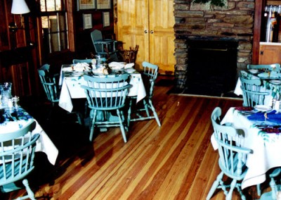 Pine Wood Floor – Restaurant